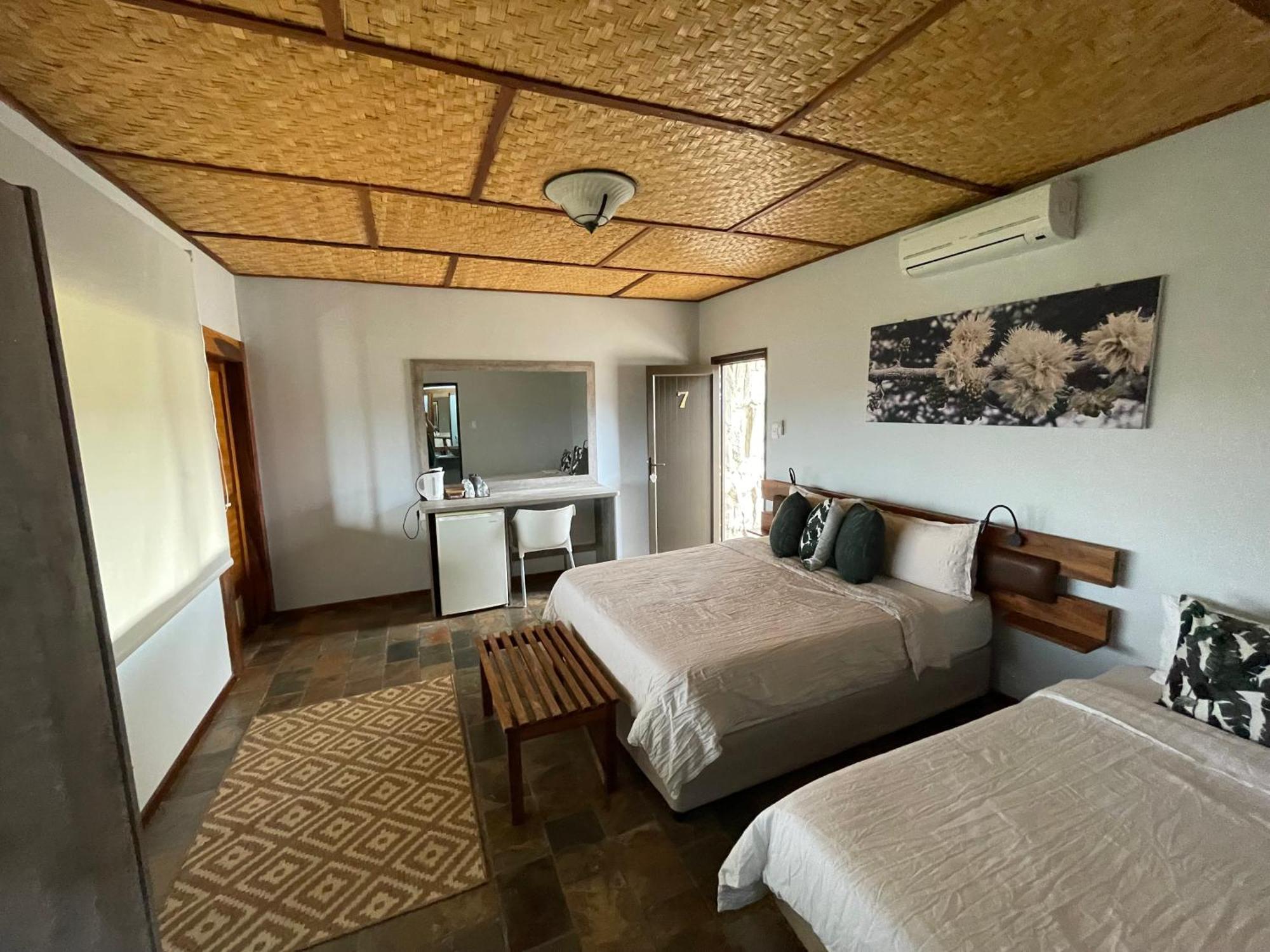 Aloegrove Safari Lodge Otjiwarongo Exteriér fotografie